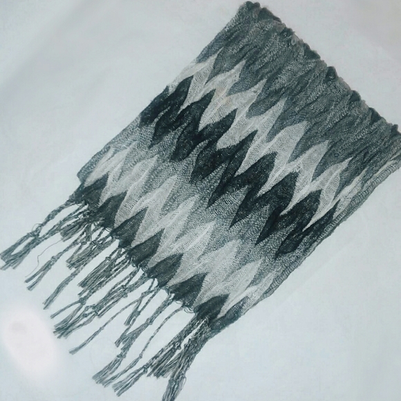 Lot of 5 Scarves - Max Azria & New York & Company - Picture 5 of 8